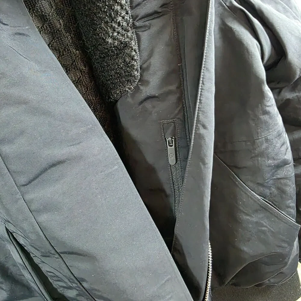 Lululemon Winter Warrior Bomber Jacket Women Size 10 Black Goose Down - Picture 7 of 13